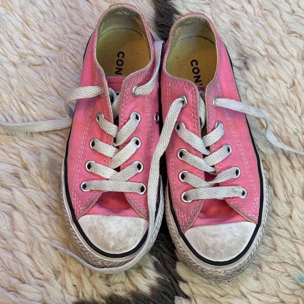 Pink Converse - Picture 11 of 17